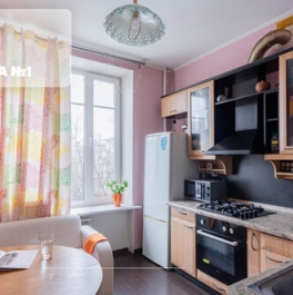 Продажа 3-комн квартиры на вторичном рынке улица Решетникова,  д. 9