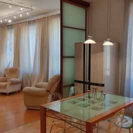 Аренда 4-комн квартиры на вторичном рынке Захарьевская улица,  д. 33