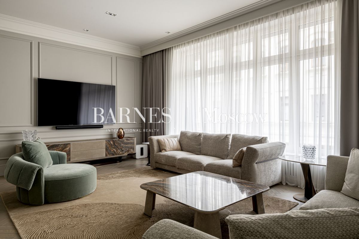 Продажа 3-комн квартиры на вторичном рынке Малая Бронная улица, 15Б