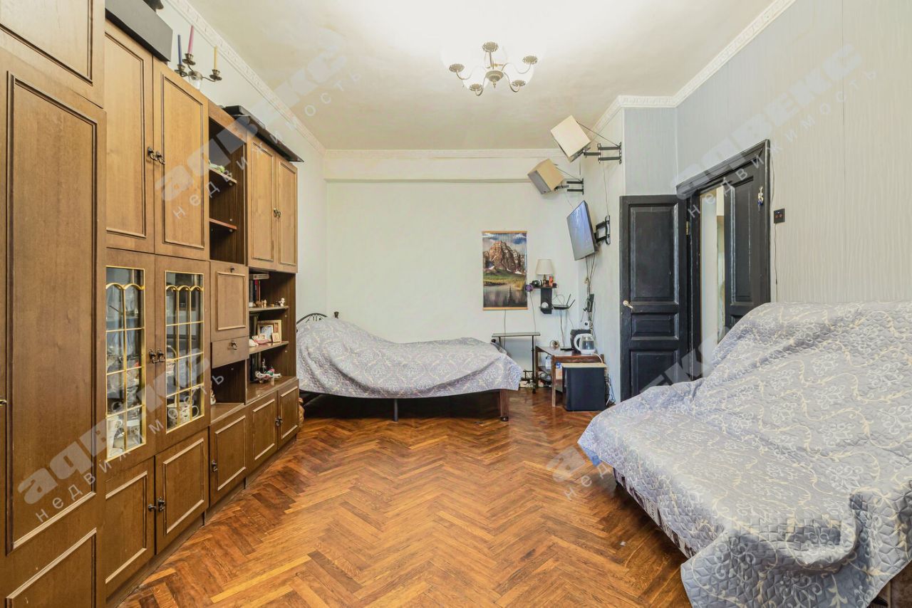 Продажа 3-комн квартиры на вторичном рынке Верейская улица, 28