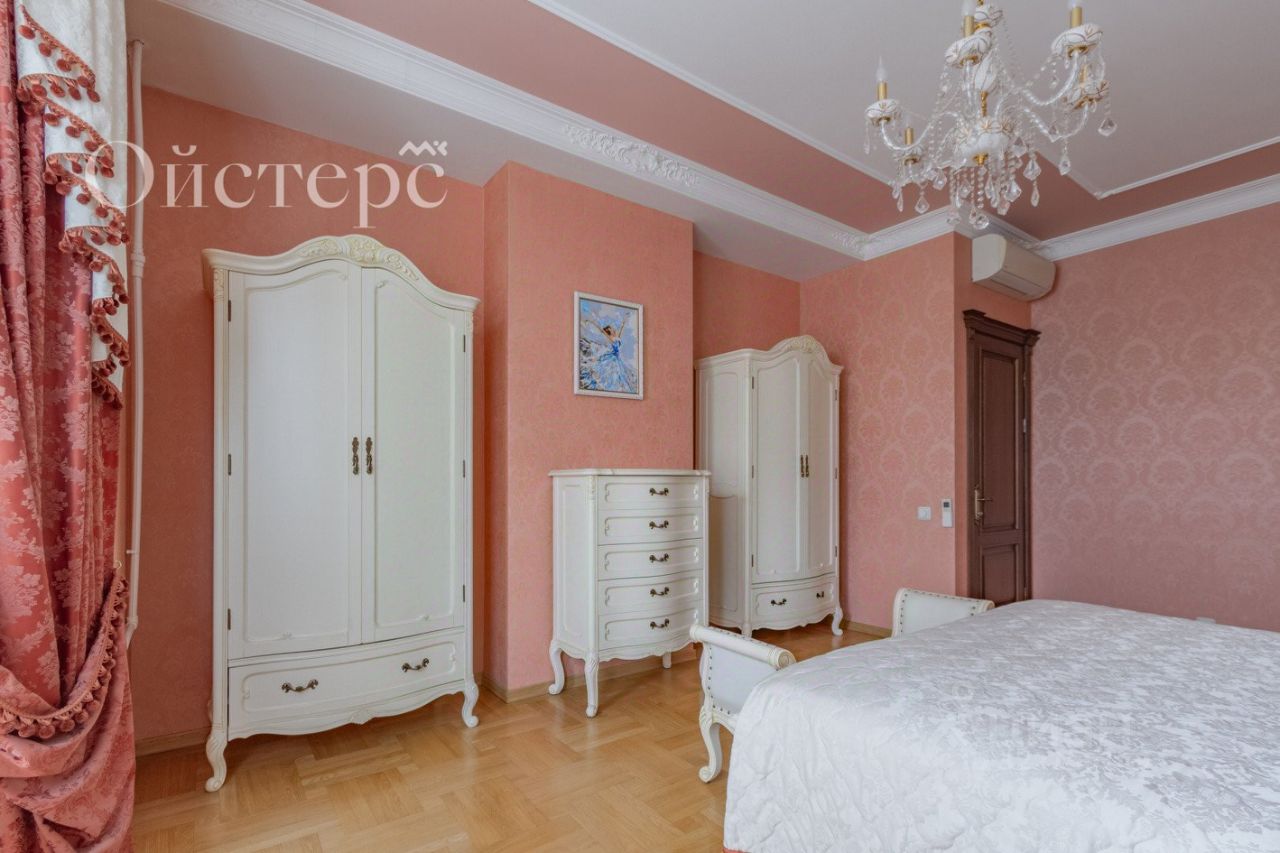 Продажа 4-комн квартиры на вторичном рынке улица Лизы Чайкиной, 17