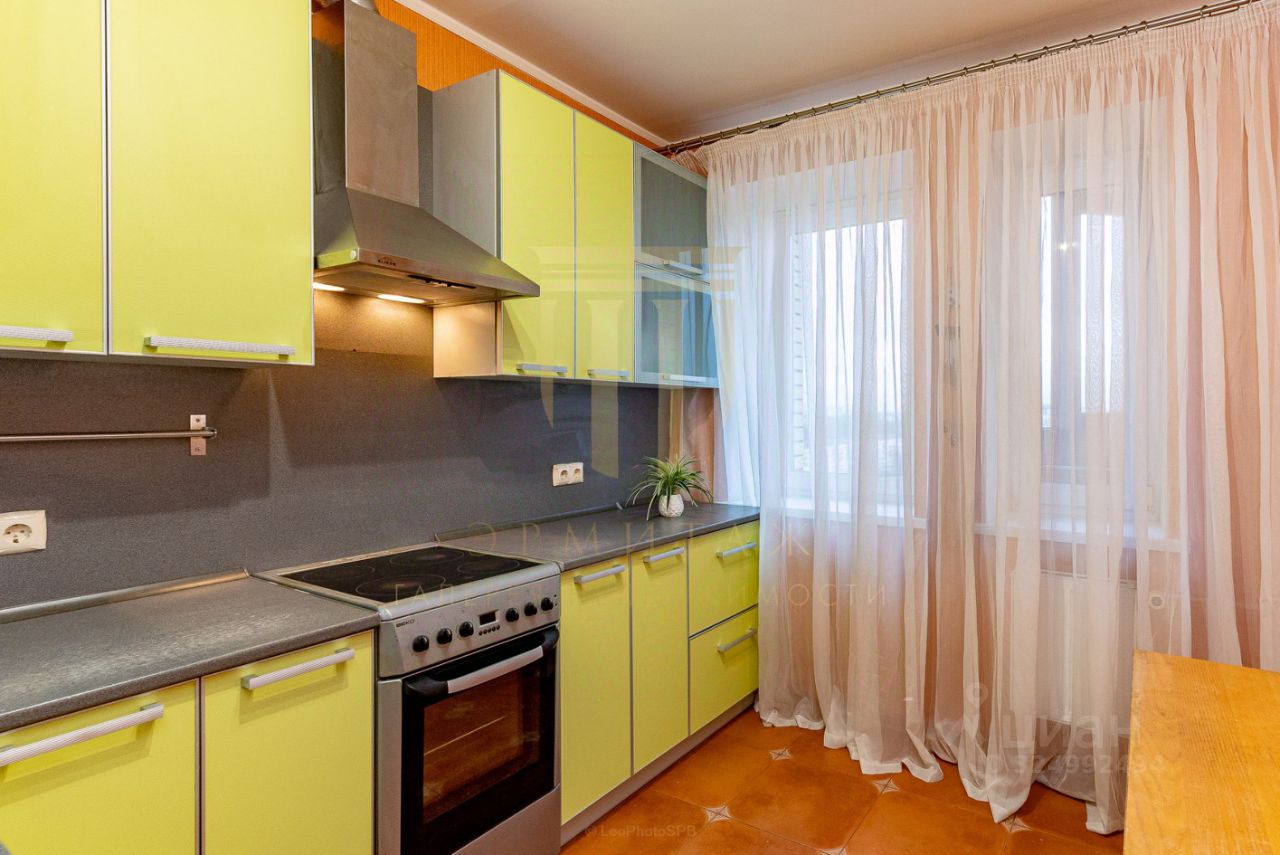 Продажа 2-комн квартиры на вторичном рынке улица Бутлерова, 40