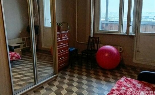 Продажа 2-комн квартиры на вторичном рынке улица Конёнкова,  д. 17