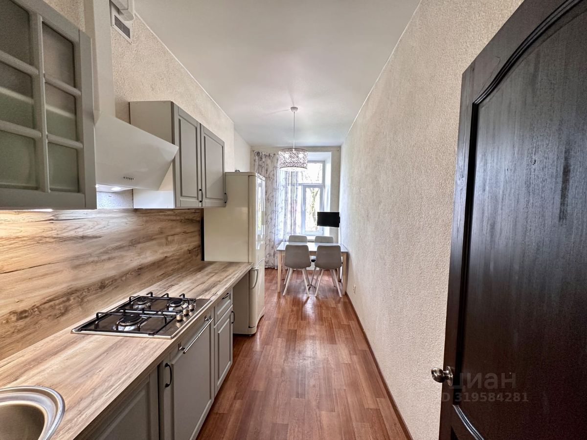 Продажа 3-комн квартиры на вторичном рынке Косая линия, 24/25