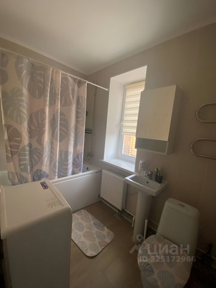 Продажа 1-комн квартиры на вторичном рынке пос. Бугры, улица Тихая, 17