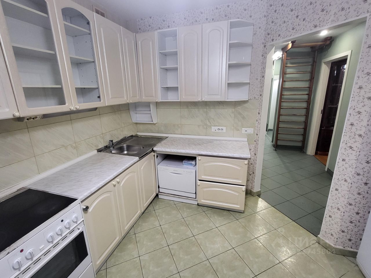 Продажа 2-комн квартиры на вторичном рынке улица Вавилова, 60К5