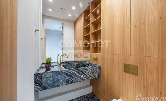 Продажа 3-комн квартиры на вторичном рынке ул Шеногина,  д. 1,  к. 89