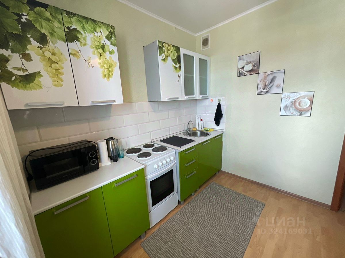 Аренда 1-комн квартиры на вторичном рынке улица 2-я Нововатутинская,  д. 3