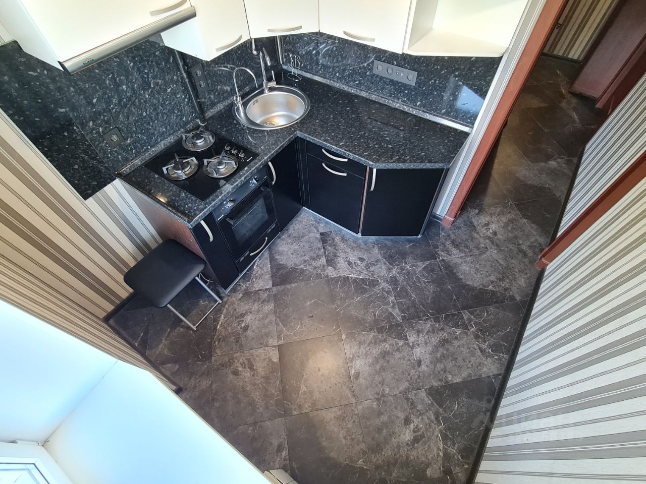 Продажа 2-комн квартиры на вторичном рынке Петергоф, Озерковая улица, 39