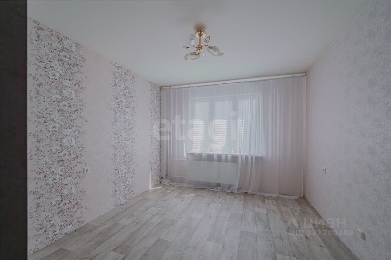 Продажа 3-комн квартиры на вторичном рынке улица Маршала Захарова, 16к3