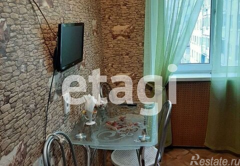 Аренда 2-комн квартиры на вторичном рынке улица Коммуны,  д. 48