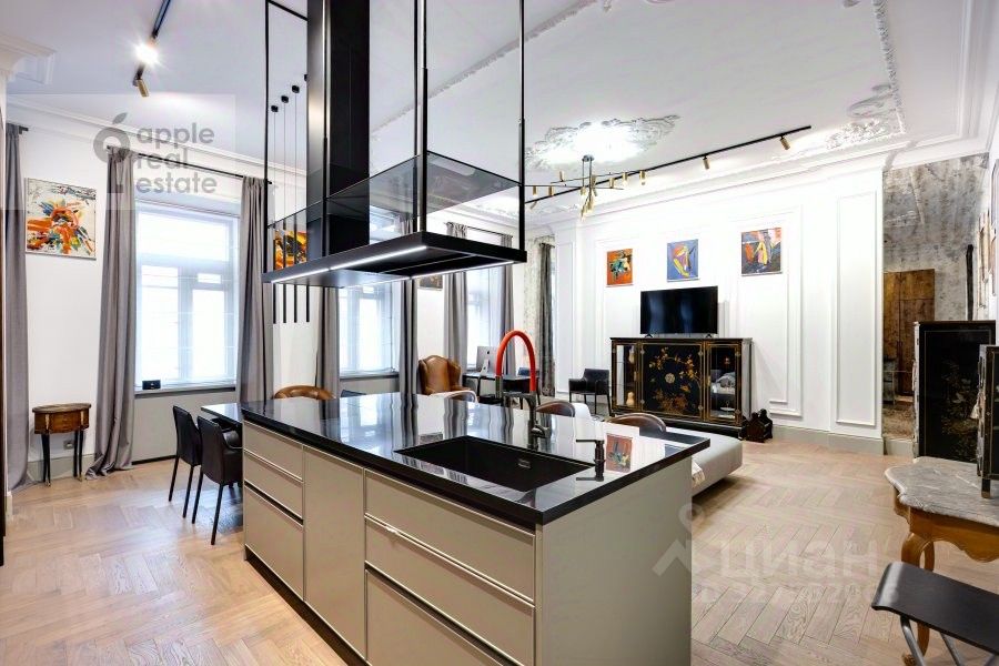 Продажа 5-комн квартиры на вторичном рынке улица Остоженка, 7С1