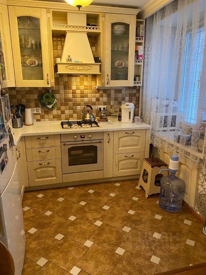 Продажа 3-комн квартиры на вторичном рынке улица 9-я Соколиной Горы,  д. 3