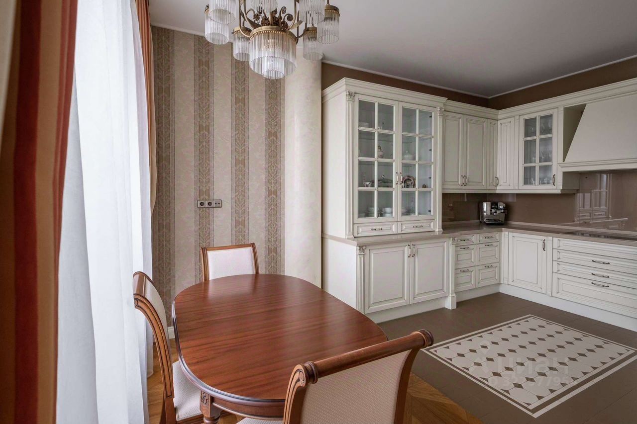 Продажа 3-комн квартиры на вторичном рынке улица Победы, 3