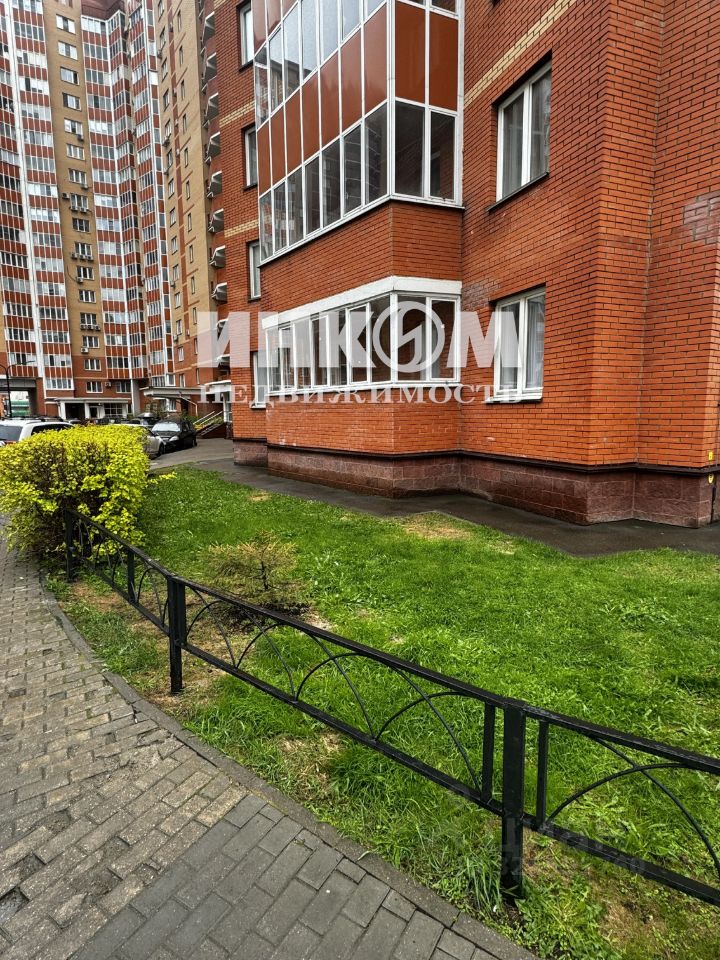 Продажа 3-комн квартиры на вторичном рынке ВНИИССОК пгт, улица Михаила Кутузова, 15