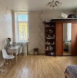 Продажа 4-комн квартиры на вторичном рынке улица Маринеско,  д. 1