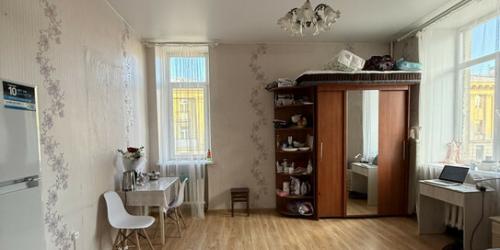4-комн квартира улица Маринеско,  д. 1