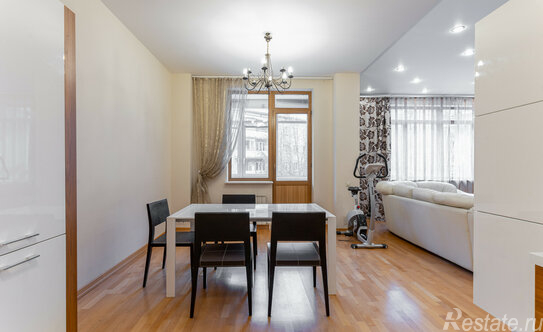 Продажа 4-комн квартиры на вторичном рынке улица Шумкина