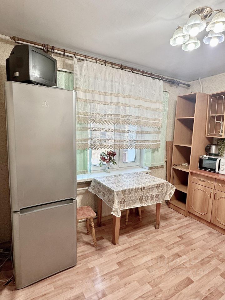 Аренда 2-комн квартиры на вторичном рынке Кронштадт, улица Всеволода Вишневского, 5