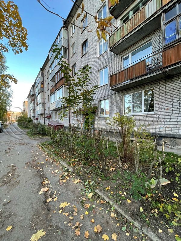Продажа 2-комн квартиры на вторичном рынке Подпорожье, Комсомольская ул., д. 6а