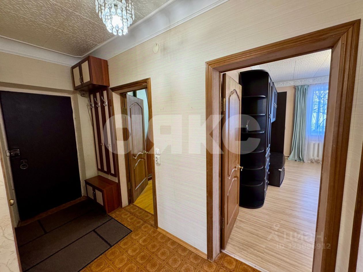 Продажа 3-комн квартиры на вторичном рынке Раменское, улица Серова, 35