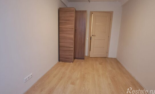 Продажа 3-комн квартиры на вторичном рынке Славы пр-кт,  д. 64