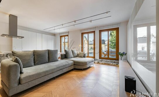 Продажа 4-комн квартиры на вторичном рынке улица Льва Толстого,  д. 23 к1