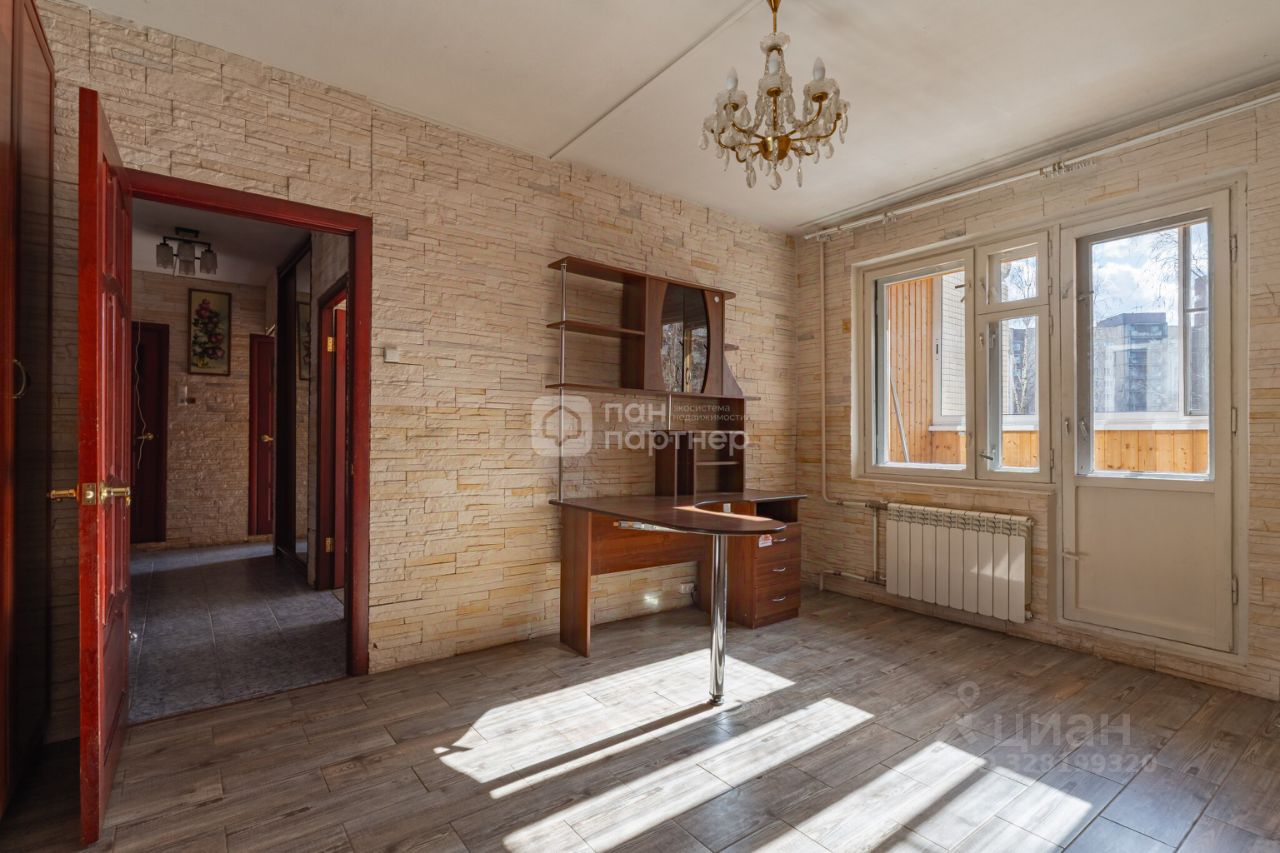 Продажа 2-комн квартиры на вторичном рынке улица Доблести, 18К1