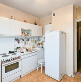 Продажа 3-комн квартиры на вторичном рынке пр-кт Маршала Жукова,  д. 35,  к. 1