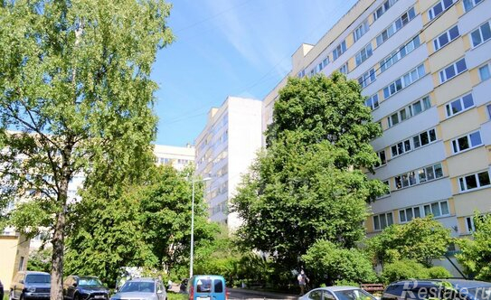 Продажа 1-комн квартиры на вторичном рынке Есенина ул,  д. 8,  к. 1