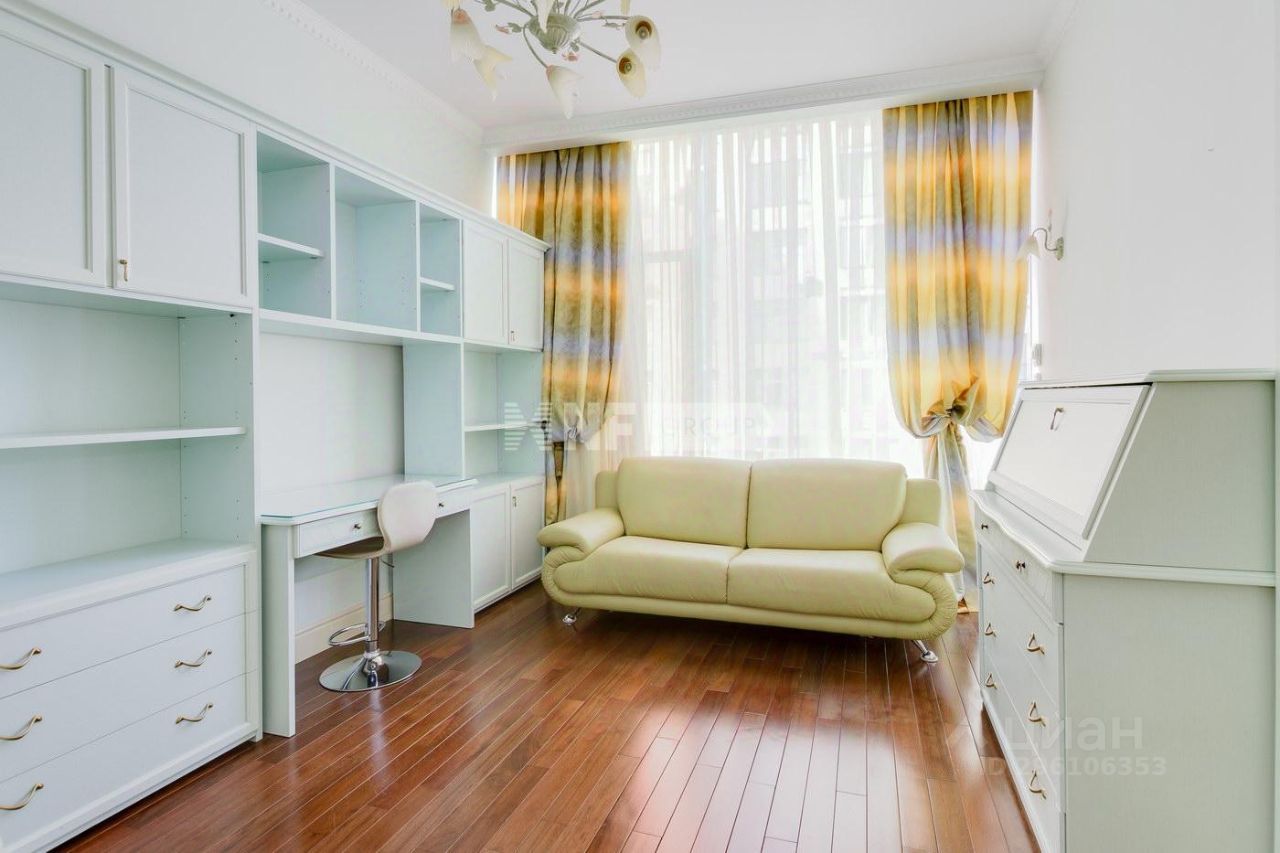 Продажа 5-комн квартиры на вторичном рынке улица Климашкина, 17С2