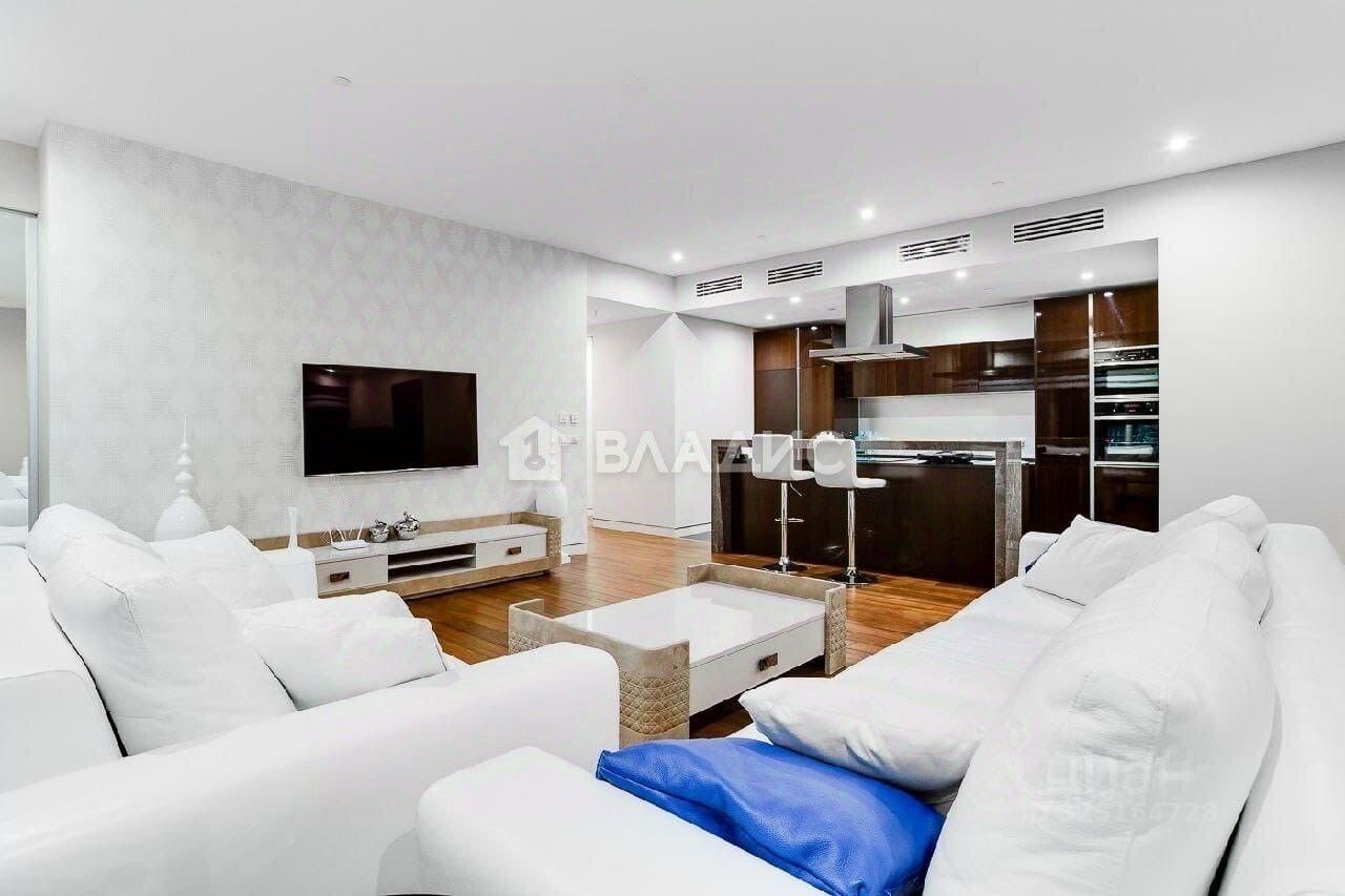 Продажа 3-комн квартиры на вторичном рынке 1-й Красногвардейский проезд, 21с2