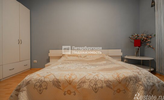 Продажа 3-комн квартиры на вторичном рынке улица Беринга,  д. 1