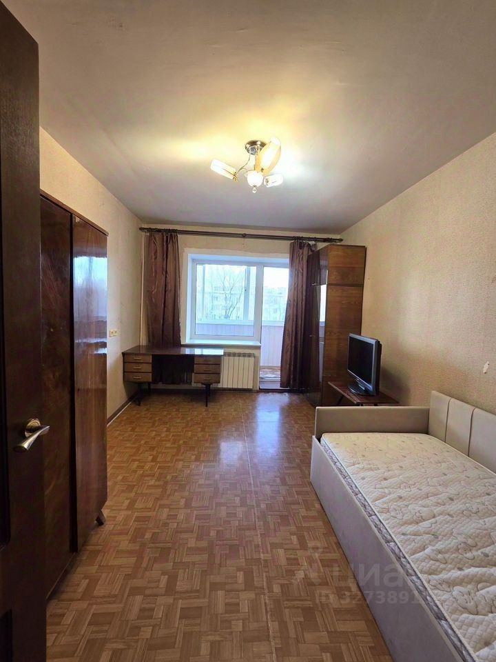 Продажа 2-комн квартиры на вторичном рынке улица Типанова, 32к1