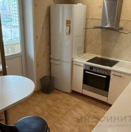 Продажа 1-комн квартиры на вторичном рынке Тарутинская улица