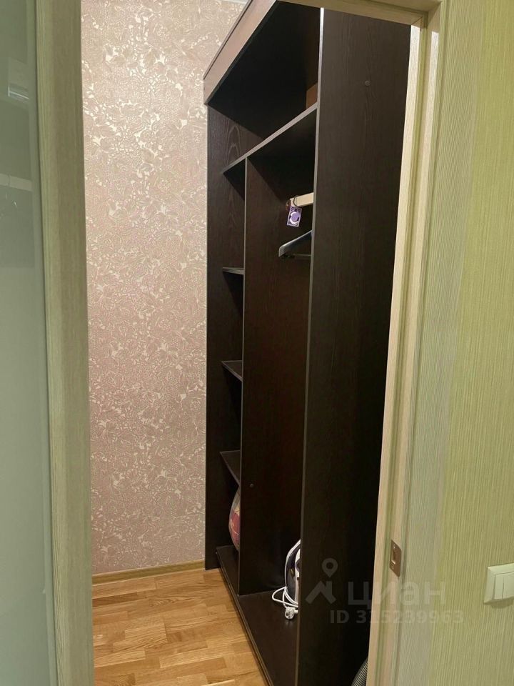 Аренда 2-комн квартиры на вторичном рынке Парашютная улица, 58