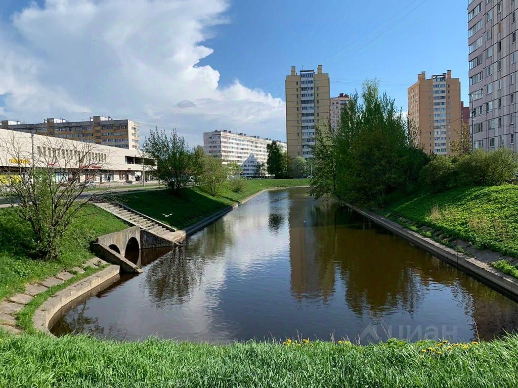 Продажа 2-комн квартиры на вторичном рынке улица Пионерстроя, 15К2