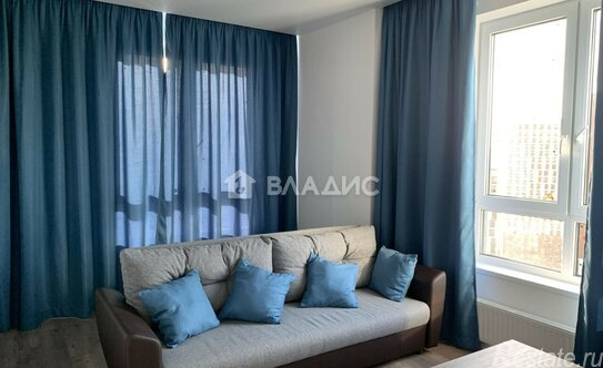 Продажа 3-комн квартиры на вторичном рынке Красноказарменная улица,  д. 14А к6