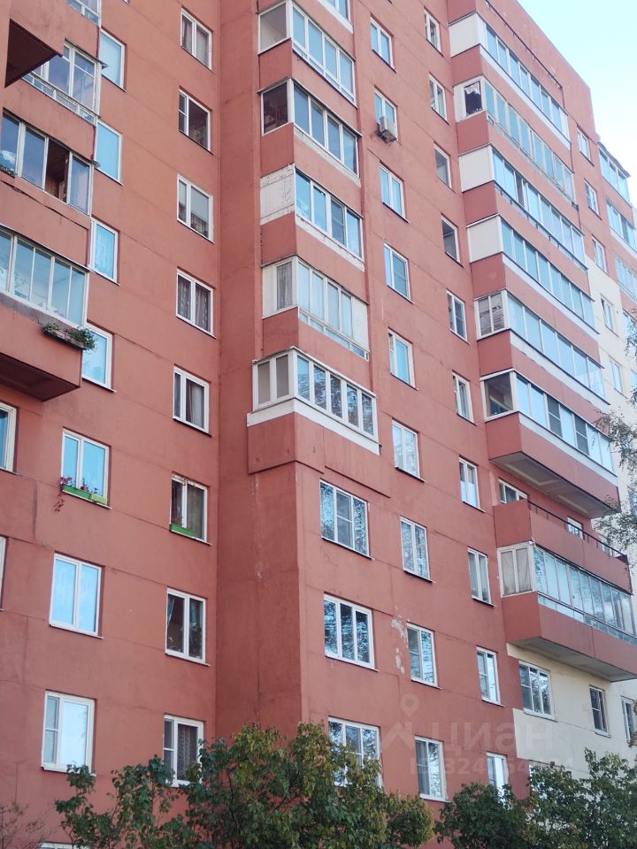 Продажа 3-комн квартиры на вторичном рынке улица Десантников, 20к1