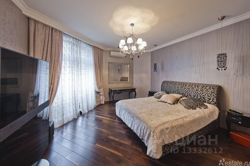 Продажа 4-комн квартиры на вторичном рынке Троицкая ул,  д. 13