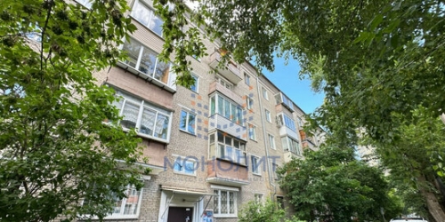 2-комн квартира ул Новощукинская,  д. 1