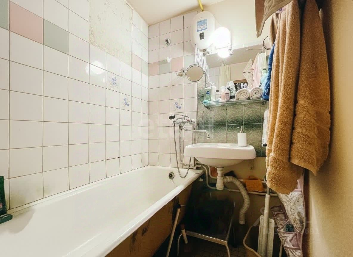Продажа 3-комн квартиры на вторичном рынке Бакунинская улица, 62-68С1