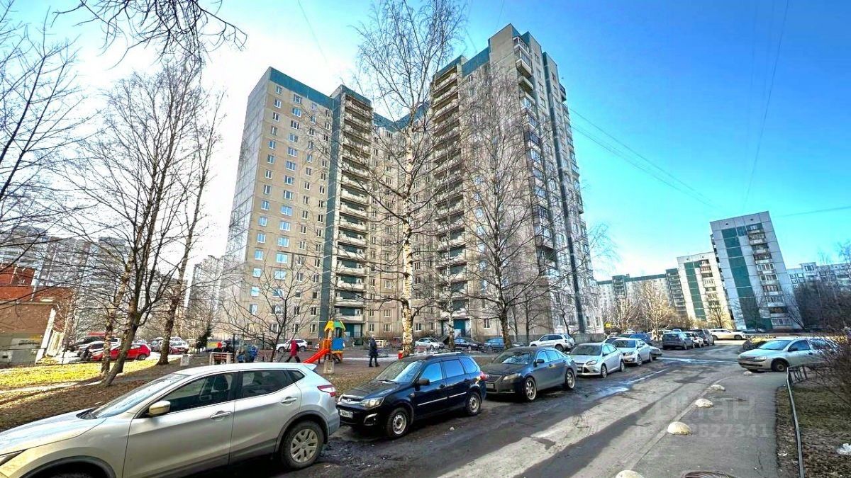 Продажа 3-комн квартиры на вторичном рынке Богатырский проспект, 37К2