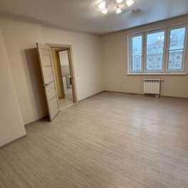 Продажа 2-комн квартиры на вторичном рынке Радужная улица,  д. 15 к3