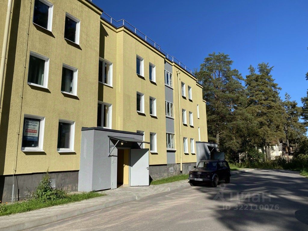 Продажа 2-комн квартиры на вторичном рынке пос. Сосново, улица Лесная, 3