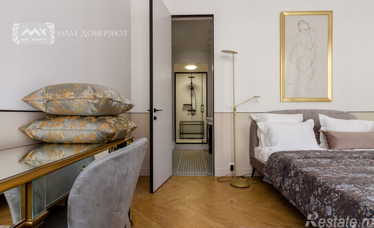 Продажа 4-комн квартиры на вторичном рынке ул Жуковского,  д. 49