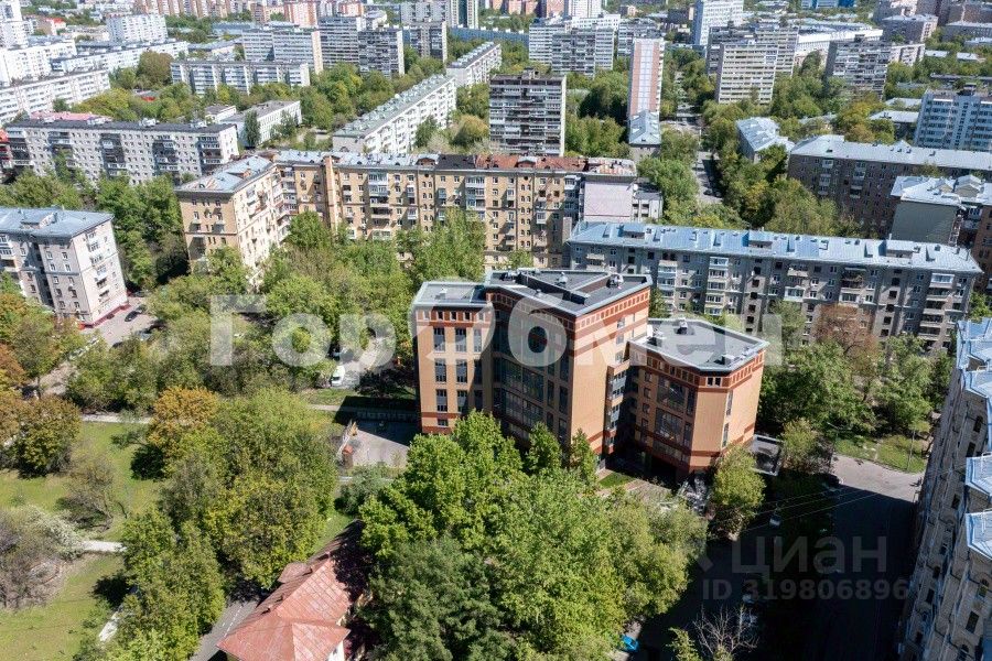Продажа 3-комн квартиры на вторичном рынке улица Космонавта Волкова, 5Б