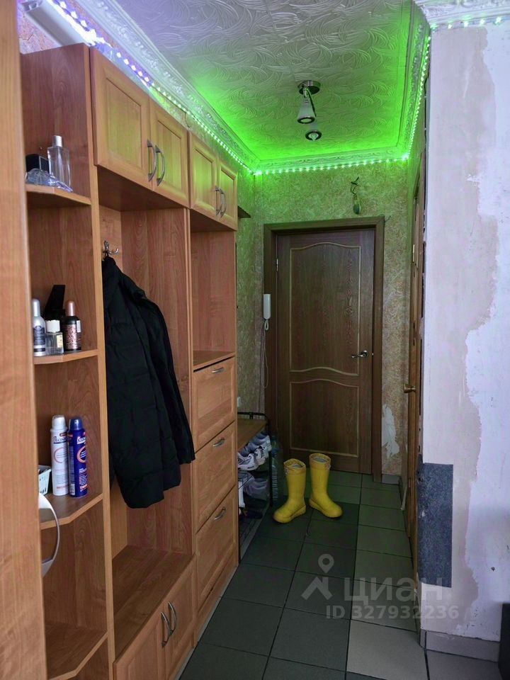 Продажа 2-комн квартиры на вторичном рынке Кириши, улица Мира, 27