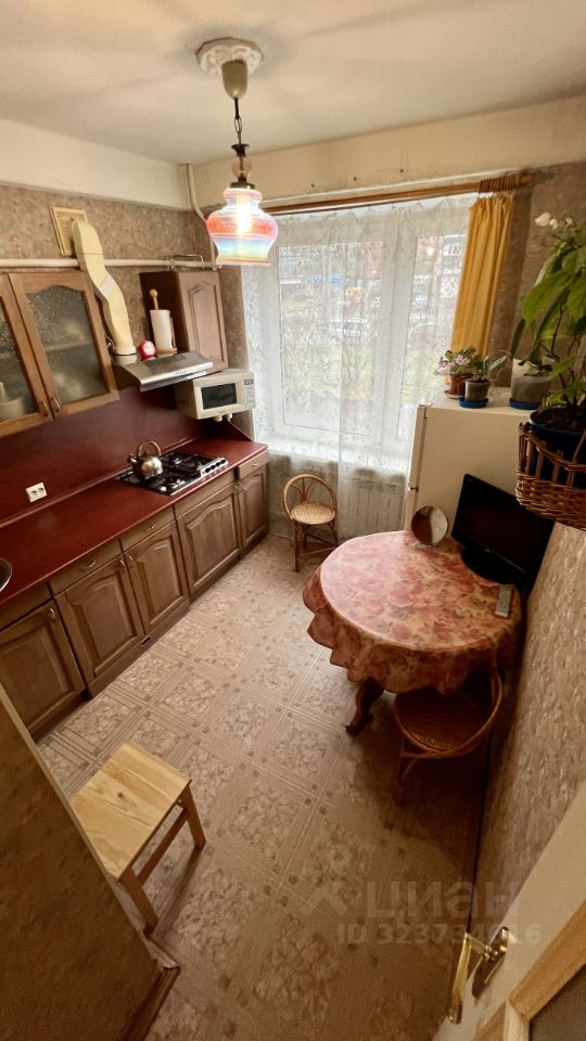 Продажа 2-комн квартиры на вторичном рынке проспект Художников, 39К1