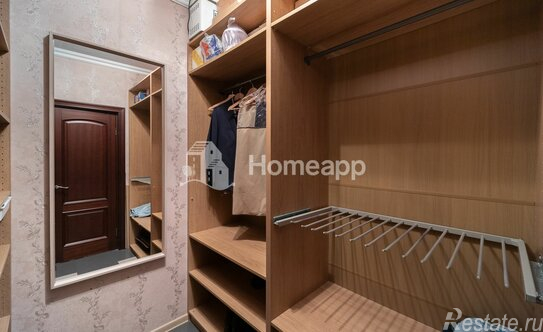 Продажа 4-комн квартиры на вторичном рынке ул Покрышкина,  д. 8,  к. 1